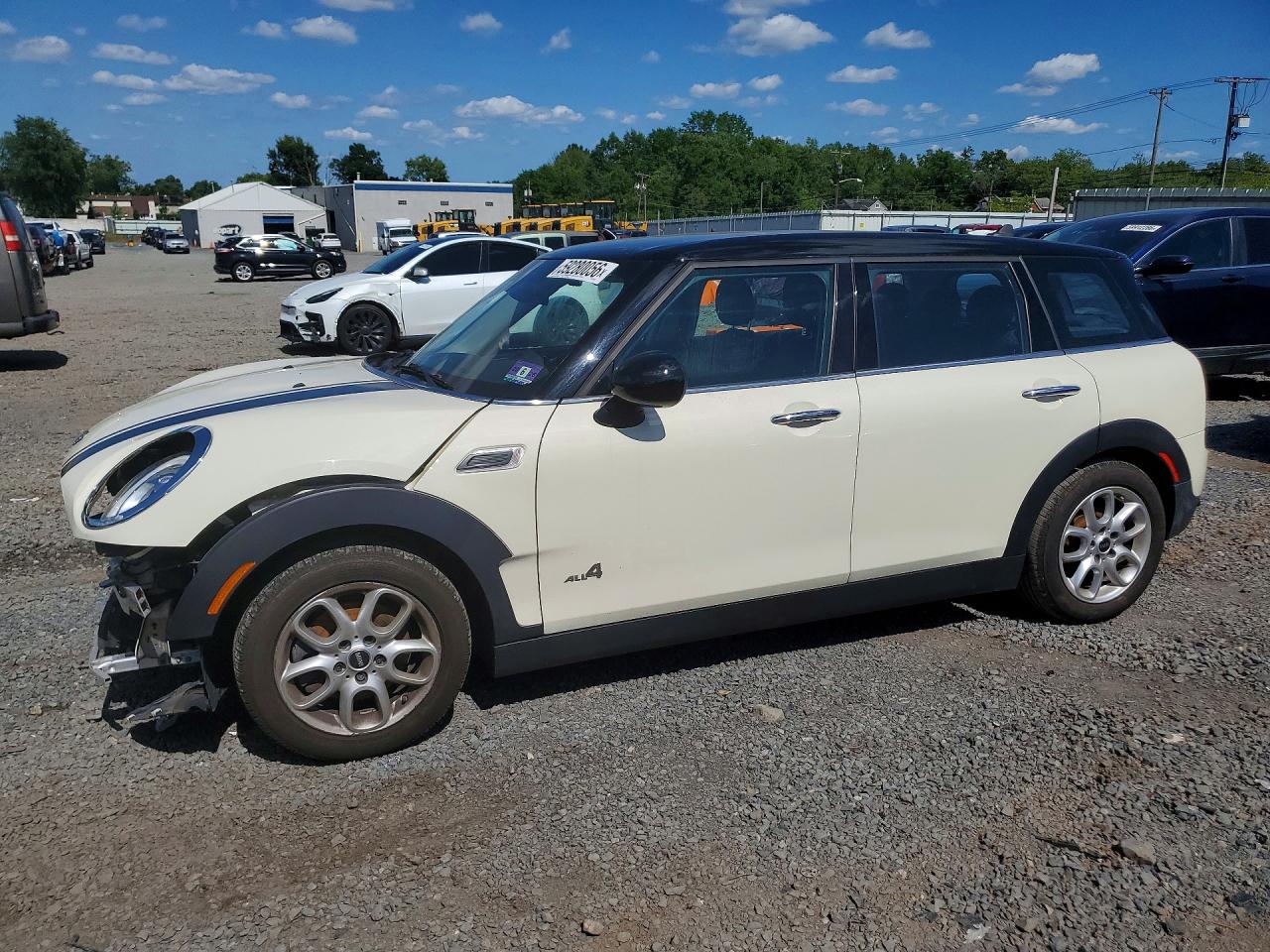 2017 MINI COOPER