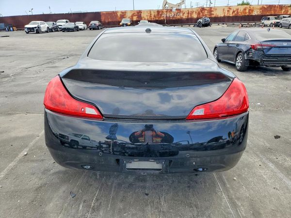 2015 INFINITI Q60 COUPE