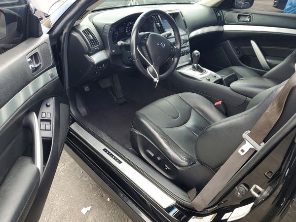 2015 INFINITI Q60 COUPE