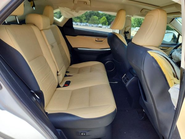 2015 LEXUS NX 200t Luxury