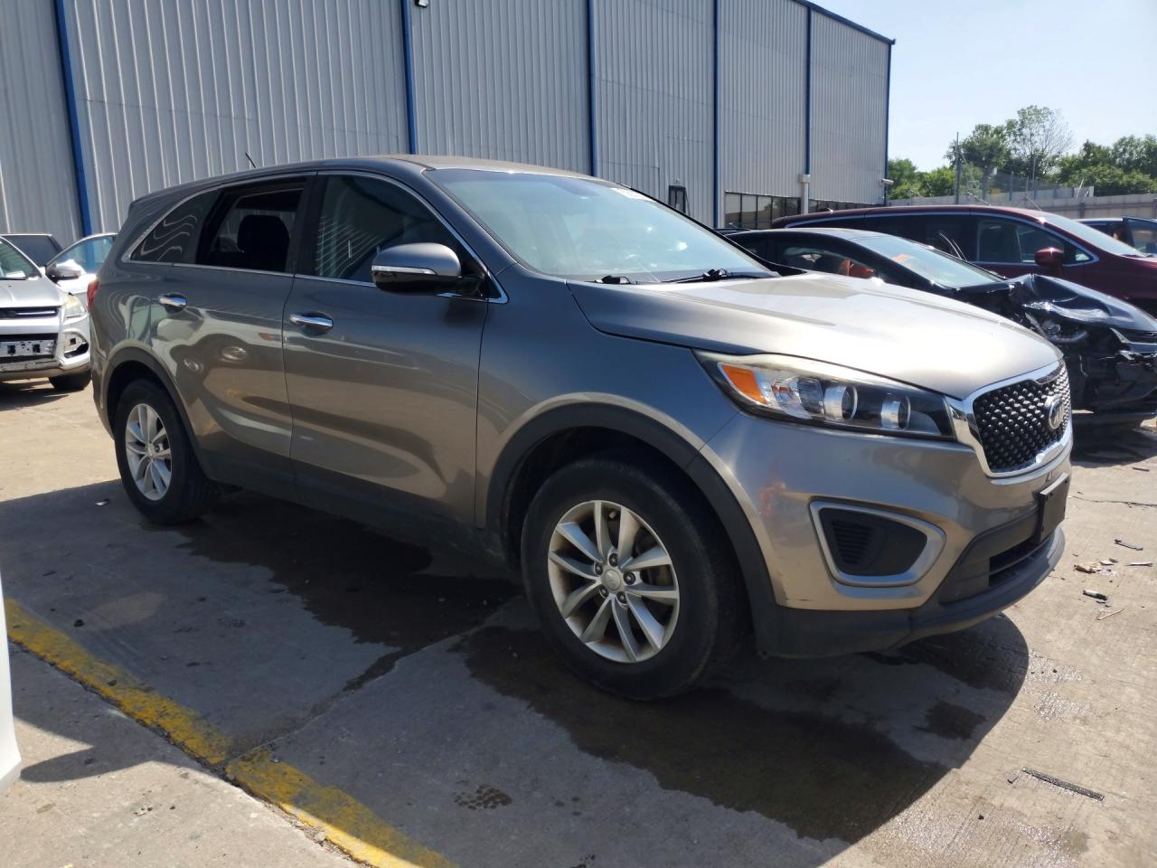 2016 KIA SORENTO L / LX