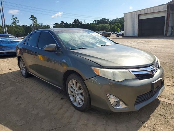 2014 TOYOTA CAMRY SOLA Hybrid — Passenger 3/4