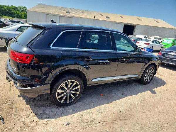 2017 AUDI Q7 quattro Prestige