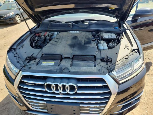 2017 AUDI Q7 quattro Prestige