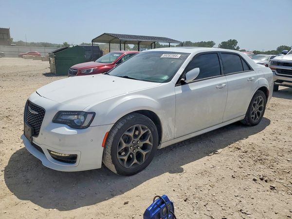 2018 CHRYSLER 300