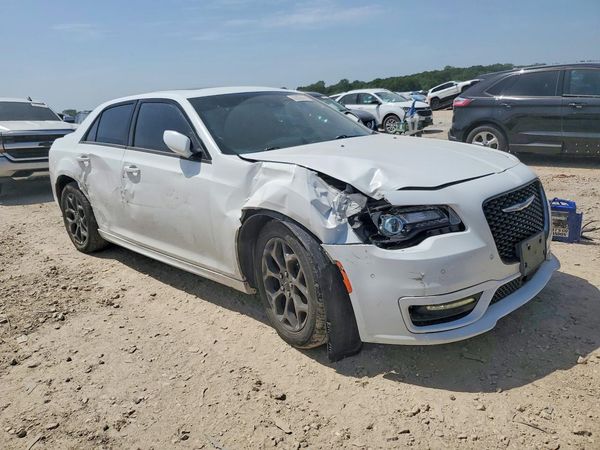 2018 CHRYSLER 300