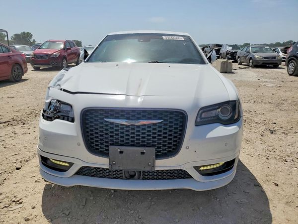 2018 CHRYSLER 300