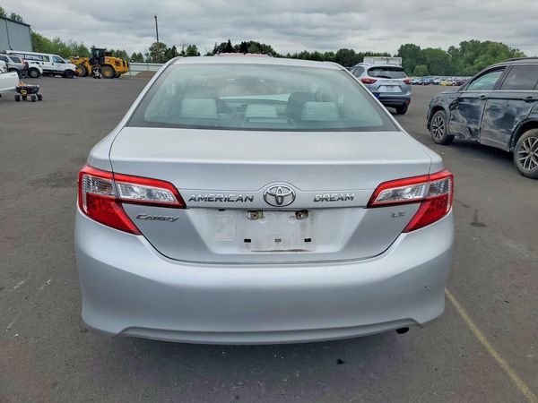 2014 TOYOTA CAMRY