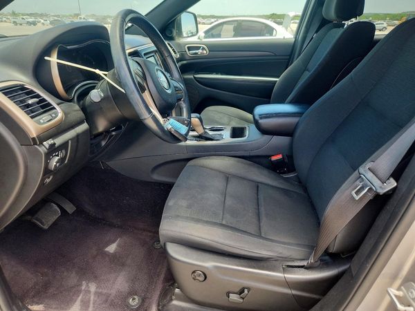 2017 JEEP GRAND CHEROKEE LAREDO 4X2