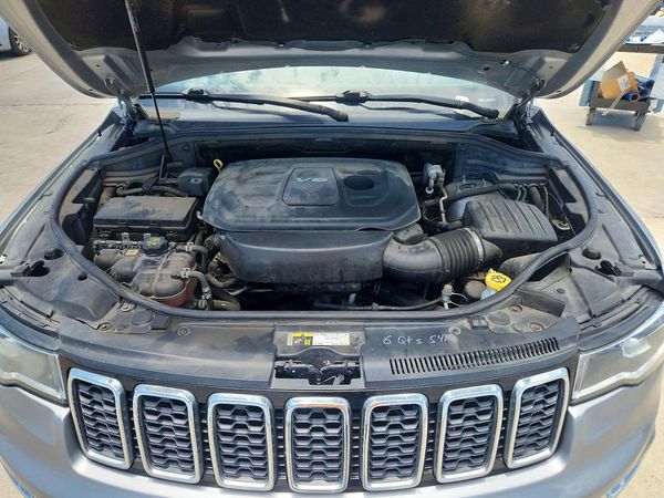 2017 JEEP GRAND CHEROKEE LAREDO 4X2