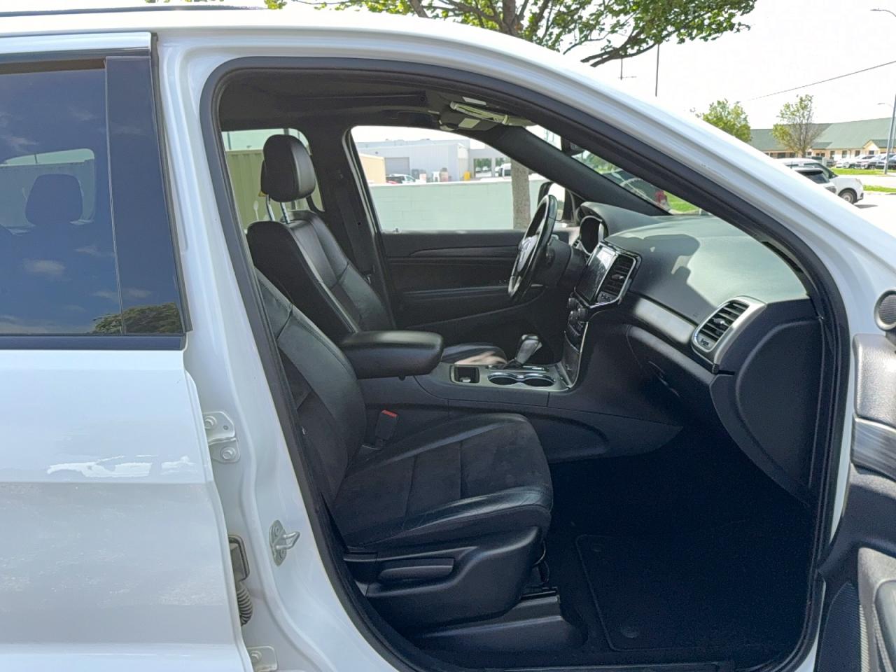 2020 JEEP GRAND CHEROKEE LAREDO 4X4