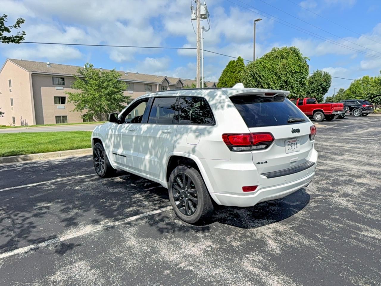 2020 JEEP GRAND CHEROKEE LAREDO 4X4
