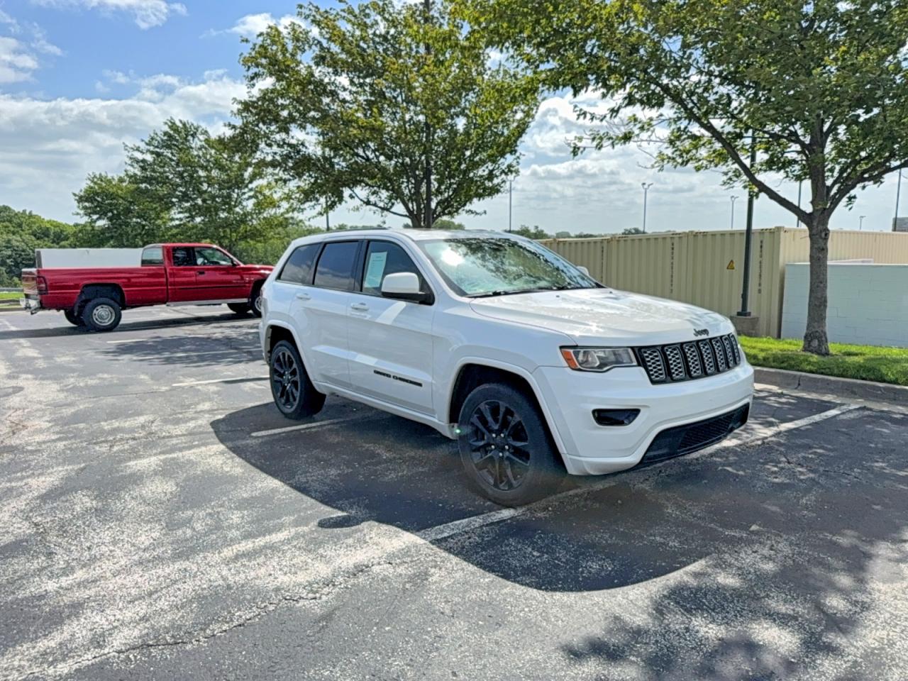 2020 JEEP GRAND CHEROKEE LAREDO 4X4