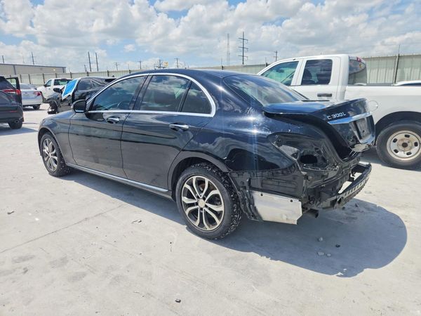 2016 MERCEDES-BENZ C C300