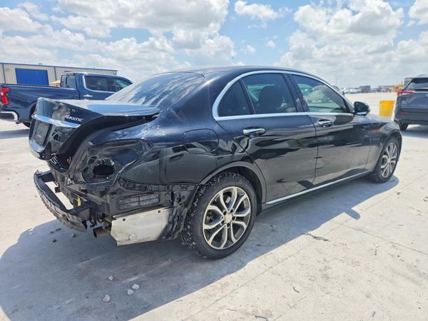 2016 MERCEDES-BENZ C C300