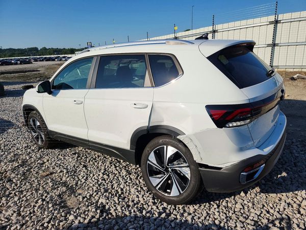 2025 VOLKSWAGEN TAOS 4Motion SE