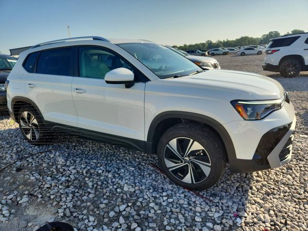 2025 VOLKSWAGEN TAOS 4Motion SE