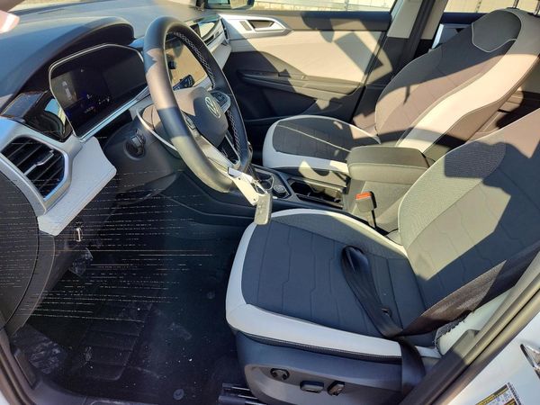 2025 VOLKSWAGEN TAOS 4Motion SE