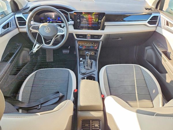 2025 VOLKSWAGEN TAOS 4Motion SE