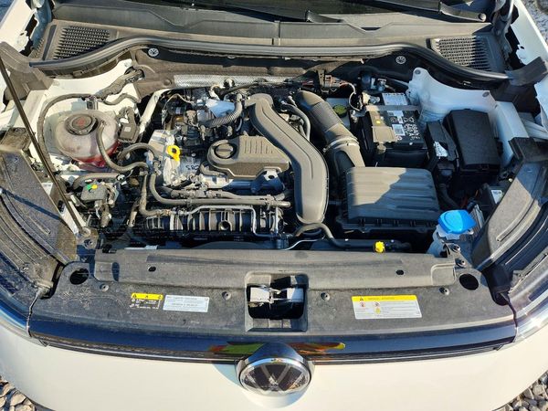 2025 VOLKSWAGEN TAOS 4Motion SE