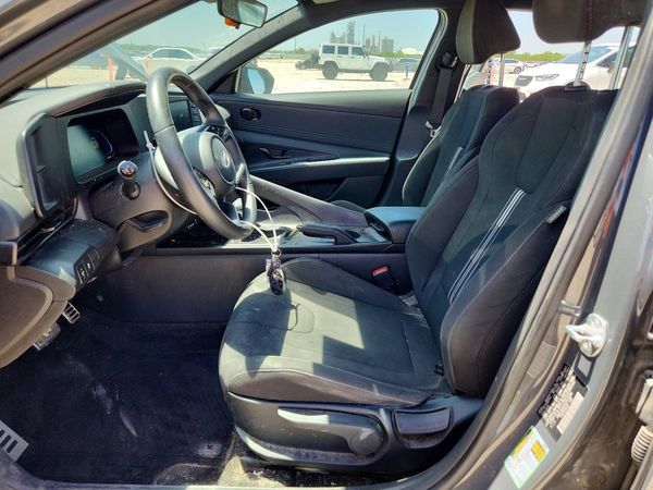 2025 HYUNDAI ELANTRA