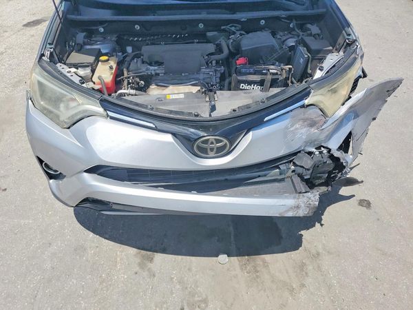 2018 TOYOTA RAV4 Adventure/XLE