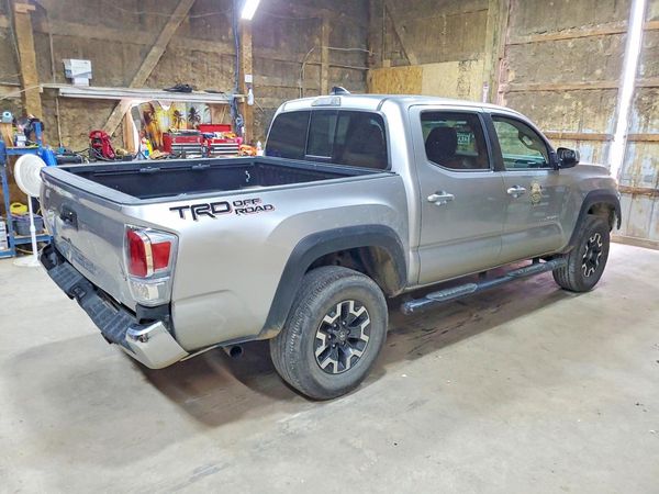 2022 TOYOTA TACOMA SR5