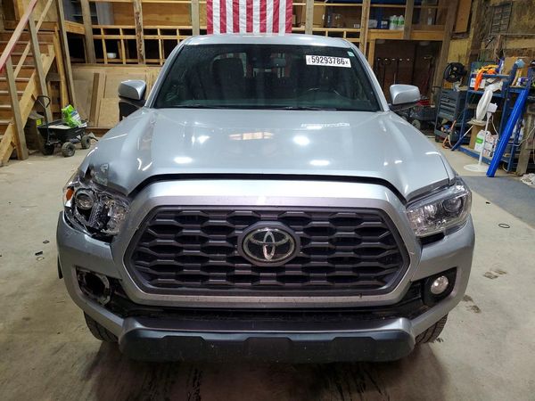 2022 TOYOTA TACOMA SR5