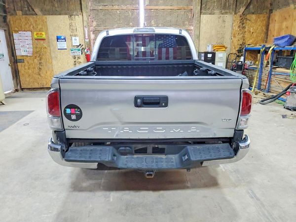 2022 TOYOTA TACOMA SR5