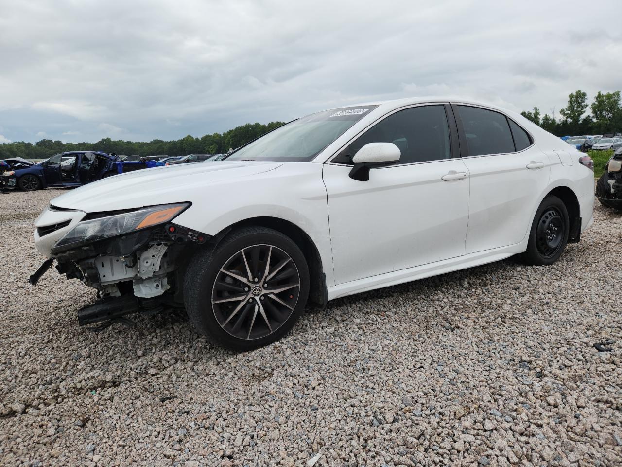 2021 TOYOTA CAMRY SE — Front 3/4