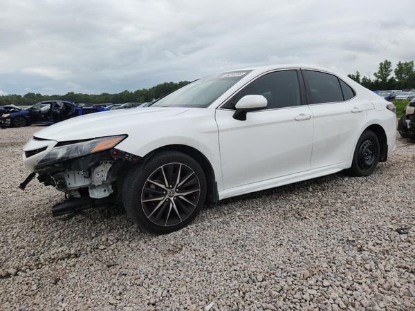 2021 TOYOTA CAMRY SE — Front 3/4