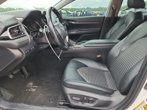 2021 TOYOTA CAMRY SE — DENT