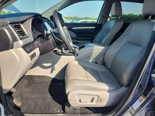 2017 TOYOTA HIGHLANDER SE/XLE
