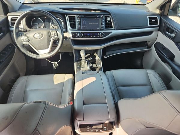 2017 TOYOTA HIGHLANDER SE/XLE