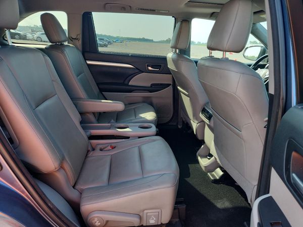 2017 TOYOTA HIGHLANDER SE/XLE