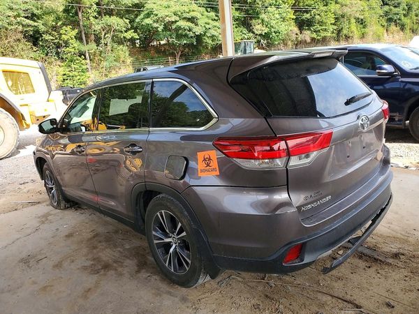 2019 TOYOTA HIGHLANDER LE/LE Plus