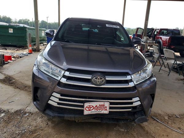 2019 TOYOTA HIGHLANDER LE/LE Plus