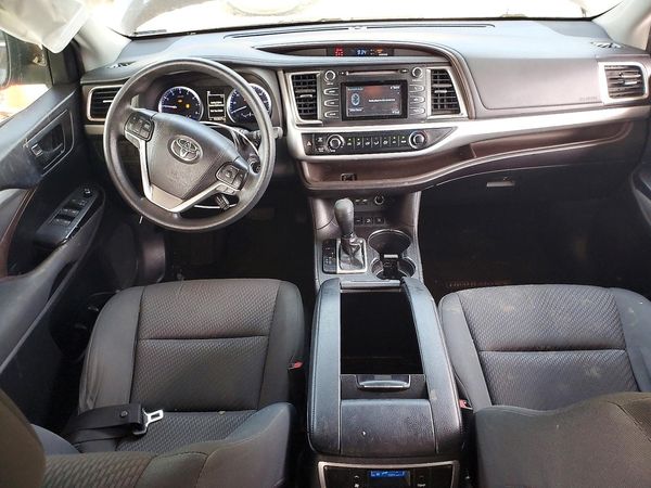 2019 TOYOTA HIGHLANDER LE/LE Plus