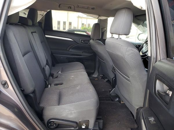 2019 TOYOTA HIGHLANDER LE/LE Plus