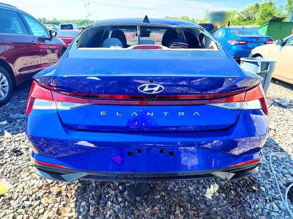 2022 HYUNDAI ELANTRA SEL