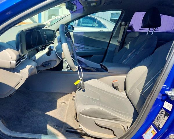 2022 HYUNDAI ELANTRA SEL