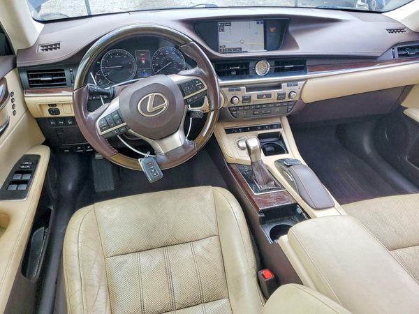 2016 LEXUS ES