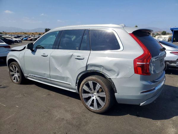 2024 VOLVO XC90