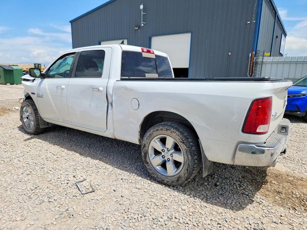 2015 RAM 1500 SLT