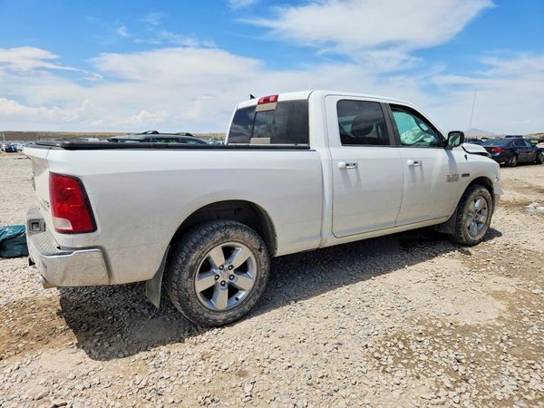 2015 RAM 1500 SLT