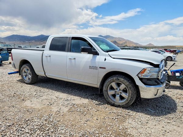 2015 RAM 1500 SLT