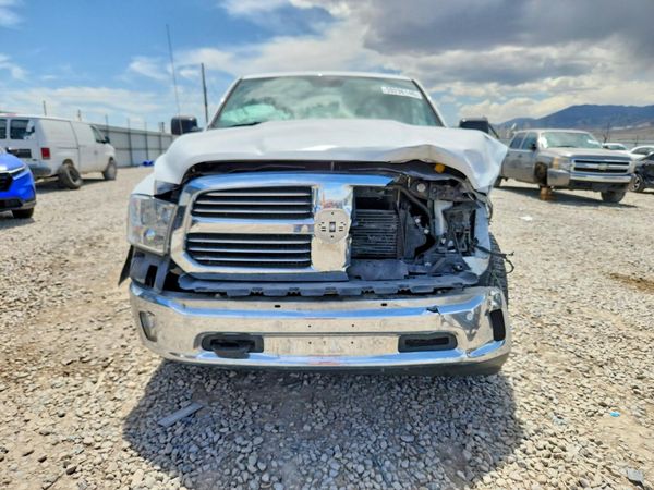 2015 RAM 1500 SLT