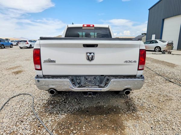2015 RAM 1500 SLT