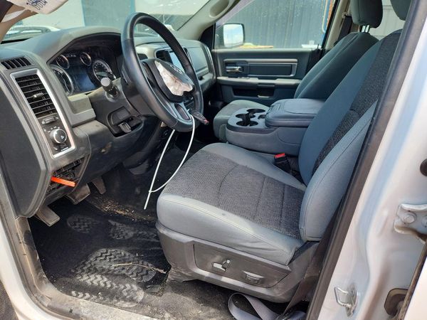 2015 RAM 1500 SLT