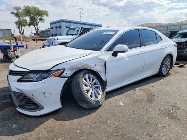 2024 TOYOTA CAMRY